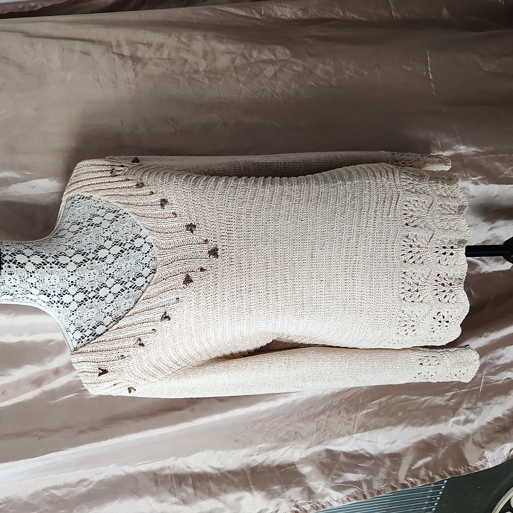 🎊HP🎊 Marie Claire Boho Crochet Hollow Out Breathable Knit Light Weight Sweater